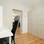 Family With Balcony In By Renters Apartamento *