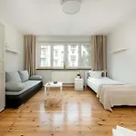 Family With Balcony In By Renters * Breslavia