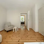 Family With Balcony In By Renters Apartamento Breslavia