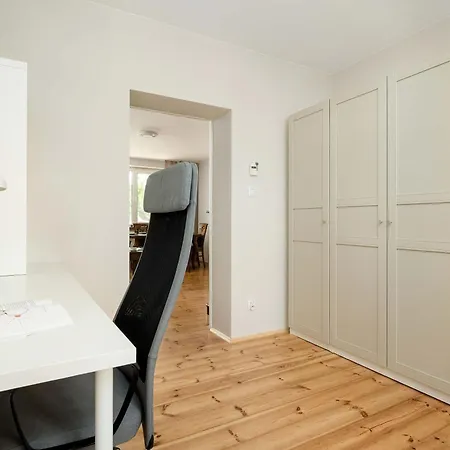 Family With Balcony In By Renters Apartamento *