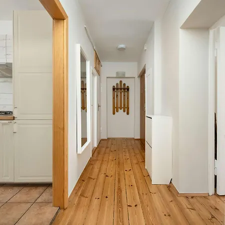 Appartamento Family With Balcony In By Renters *