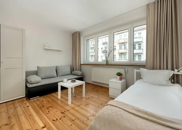 Family With Balcony In By Renters *